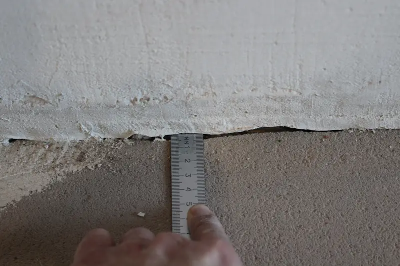 Кейс: низкое качество стяжки, отделки и инженерных решений с расчетом стоимости ремонта