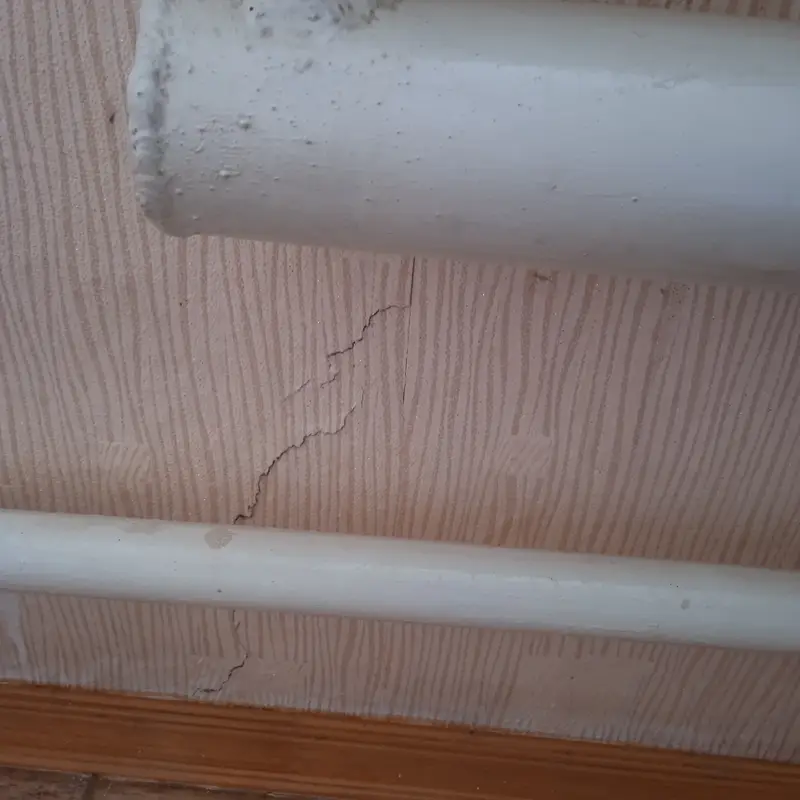 Кейс: строительные дефекты жилого дома вследствие усадки фундамента и нарушений при строительстве