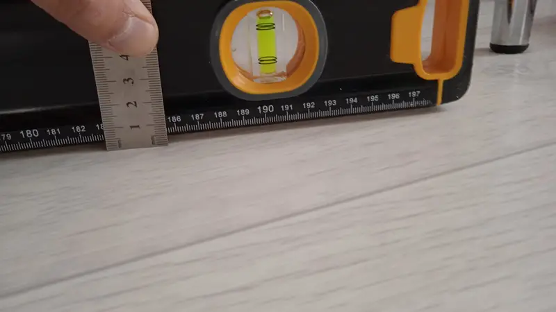 Кейс: строительные дефекты квартиры и нарушения безопасности остекления