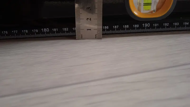 Кейс: строительные дефекты квартиры и нарушения безопасности остекления