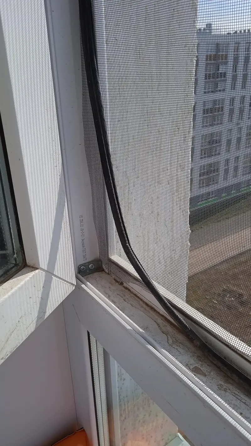 Кейс: строительные дефекты квартиры и нарушения безопасности остекления