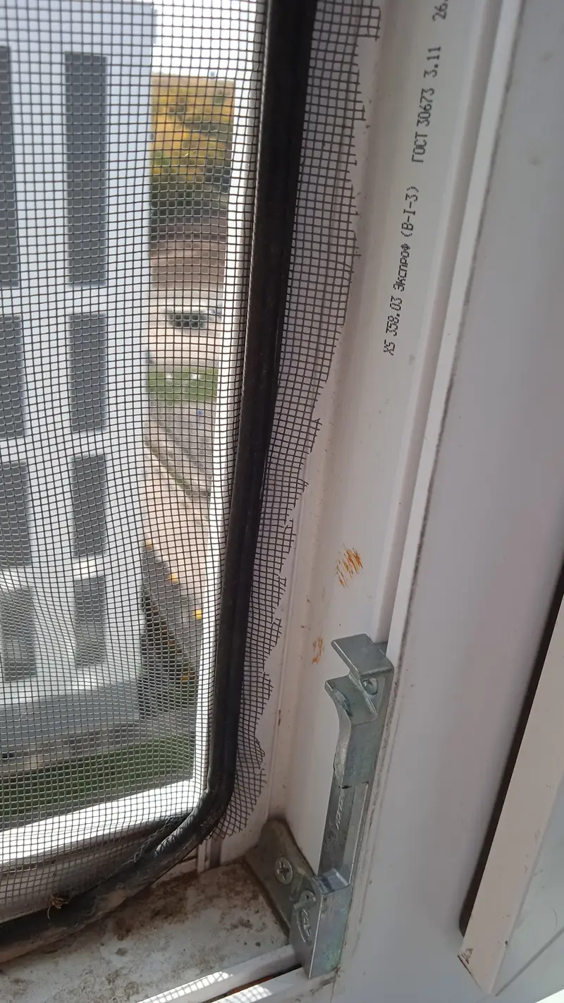 Кейс: строительные дефекты квартиры и нарушения безопасности остекления