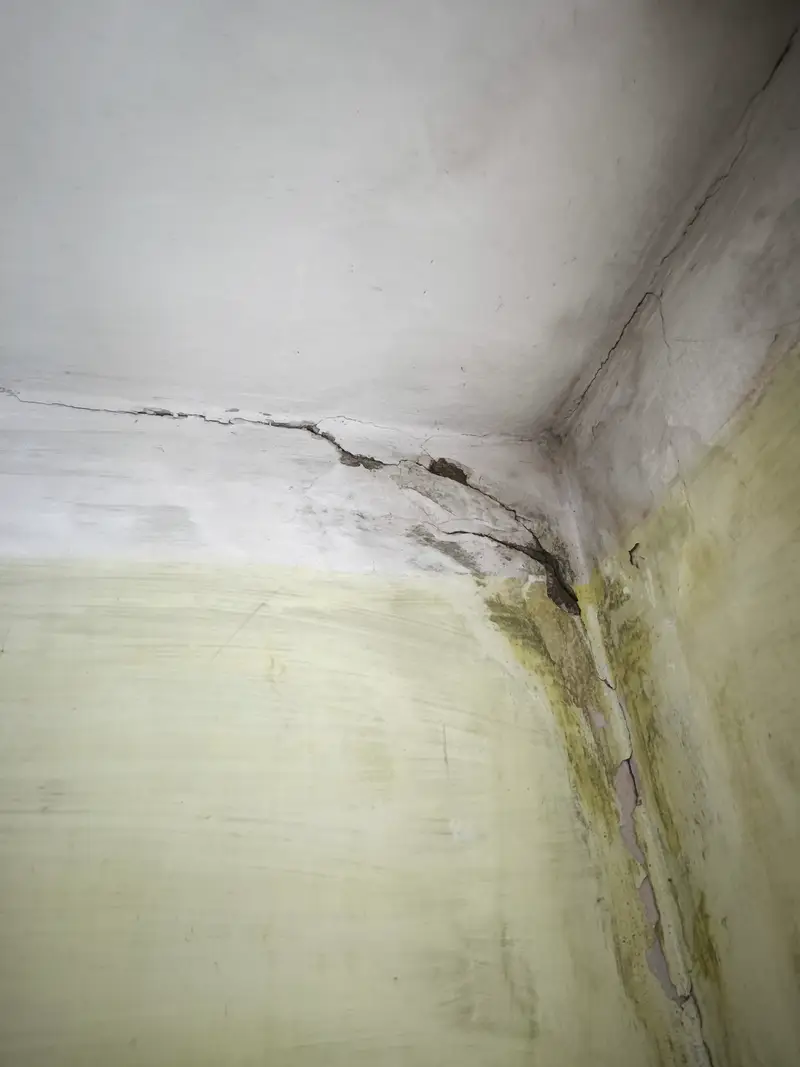 Кейс: оценка ущерба жилому дому после взрыва газа и расчет стоимости восстановления квартир