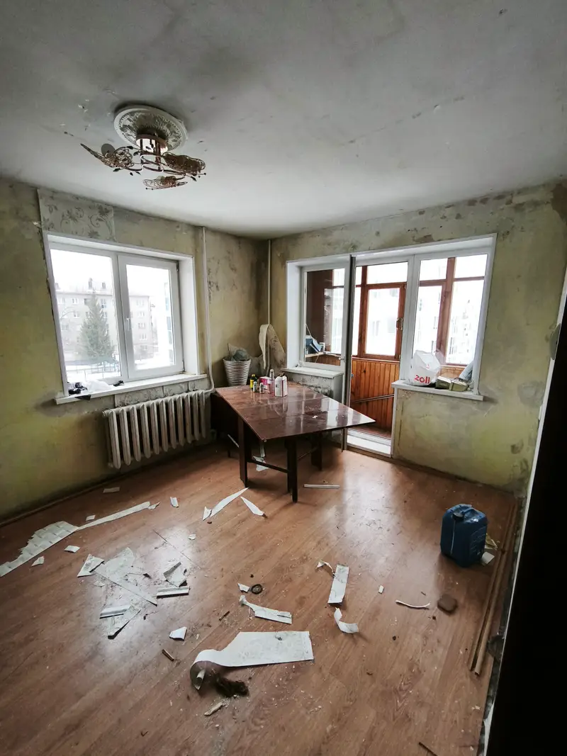 Кейс: оценка ущерба жилому дому после взрыва газа и расчет стоимости восстановления квартир