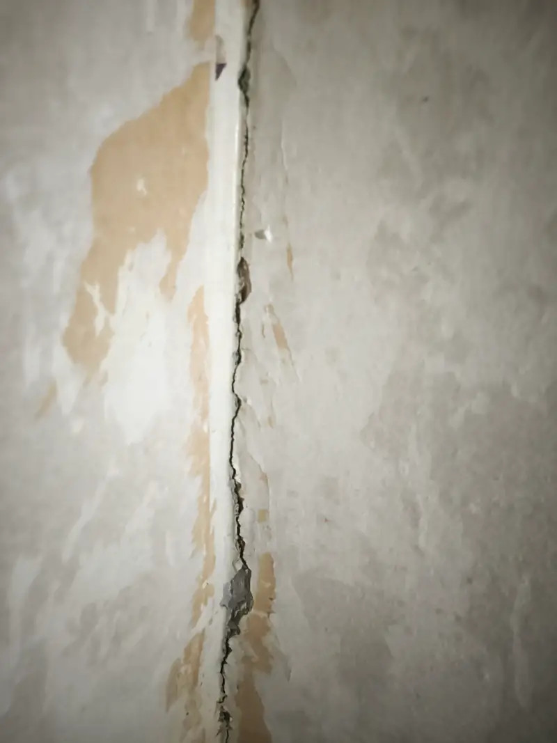 Кейс: оценка ущерба жилому дому после взрыва газа и расчет стоимости восстановления квартир