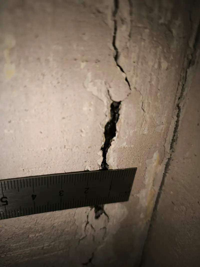 Кейс: оценка ущерба жилому дому после взрыва газа и расчет стоимости восстановления квартир