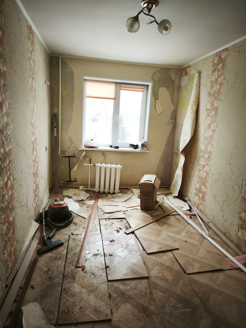 Кейс: оценка ущерба жилому дому после взрыва газа и расчет стоимости восстановления квартир