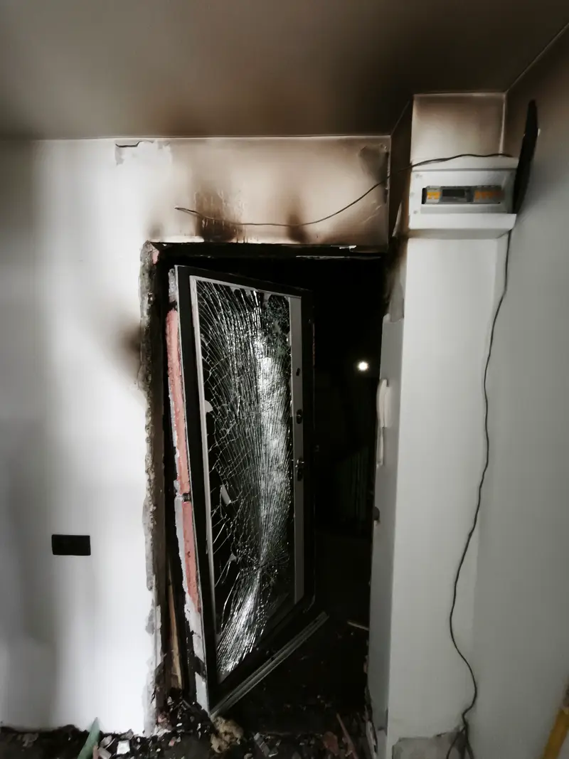 Кейс: оценка ущерба жилому дому после взрыва газа и расчет стоимости восстановления квартир