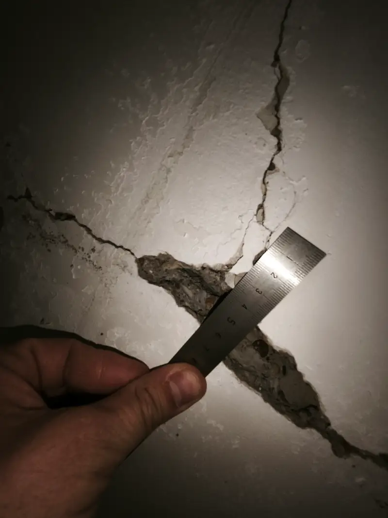 Кейс: оценка ущерба жилому дому после взрыва газа и расчет стоимости восстановления квартир