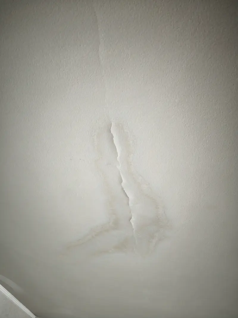 Кейс: оценка ущерба жилому дому после взрыва газа и расчет стоимости восстановления квартир