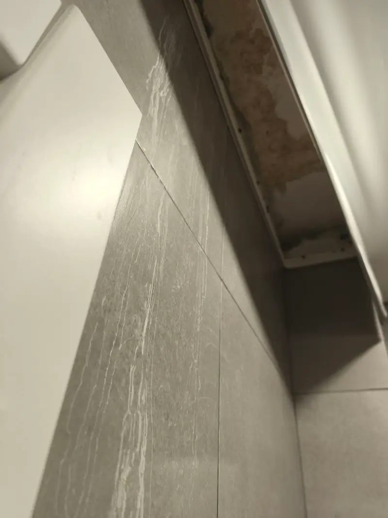 Кейс: повреждение квартиры вследствие залива и расчет стоимости ремонта