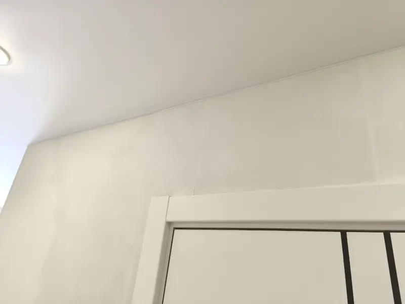 Кейс: повреждение квартиры вследствие залива и расчет стоимости ремонта