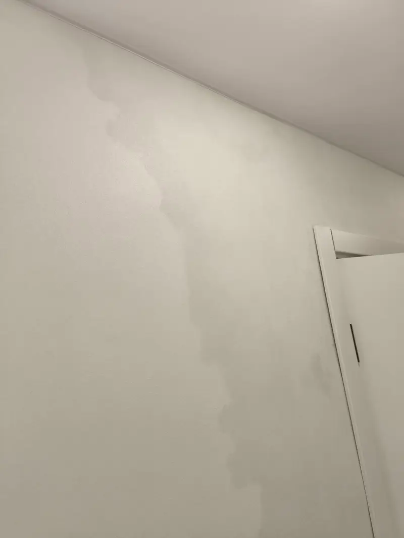 Кейс: повреждение квартиры вследствие залива и расчет стоимости ремонта